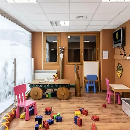 Apartment Pichu - Location: Joli Avec Vue Directe Sur Les Pistes Mae-3784